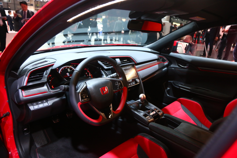 Illustration for article titled The 2018 Honda Civic Type R Is Ridiculous In All The Right Ways